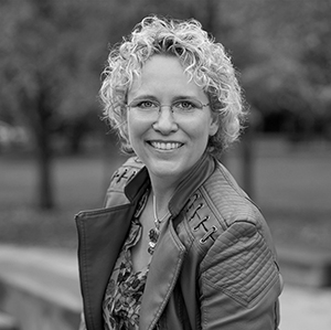 300px square black and white Image of Dotty Scott with background